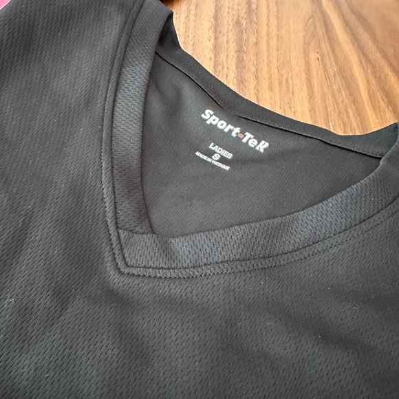 (7) T-shirts NWOT sized XS & S t-shirts! - Picture 3 of 3